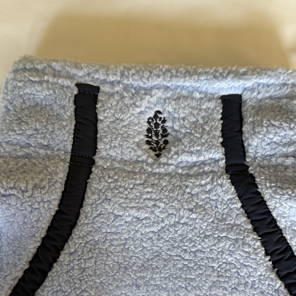 Light Blue w Dark Blue Accents FP Movement Fleece Pullover - Picture 6 of 7